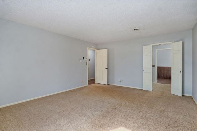 1950 S Farm Road 199, Springfield, MO 65809