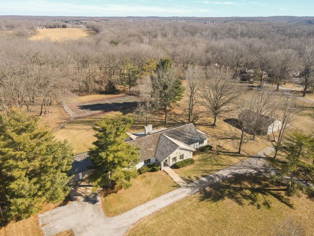 1950 S Farm Road 199, Springfield, MO 65809