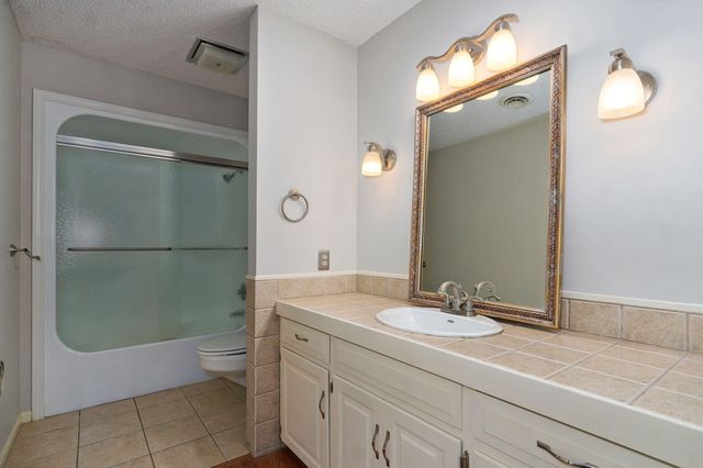 1950 S Farm Road 199, Springfield, MO 65809