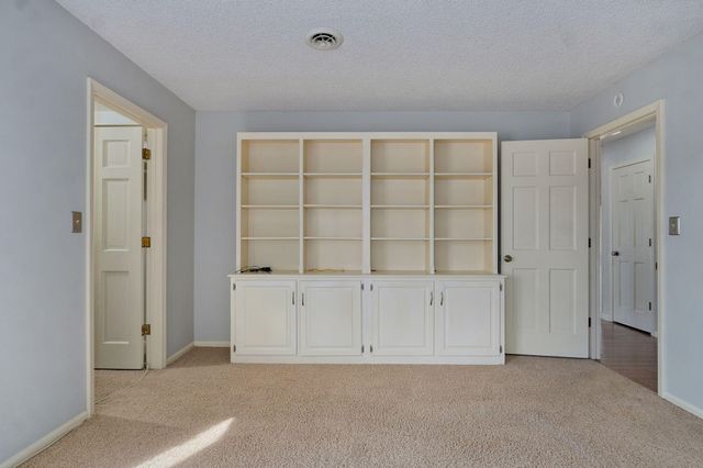 1950 S Farm Road 199, Springfield, MO 65809