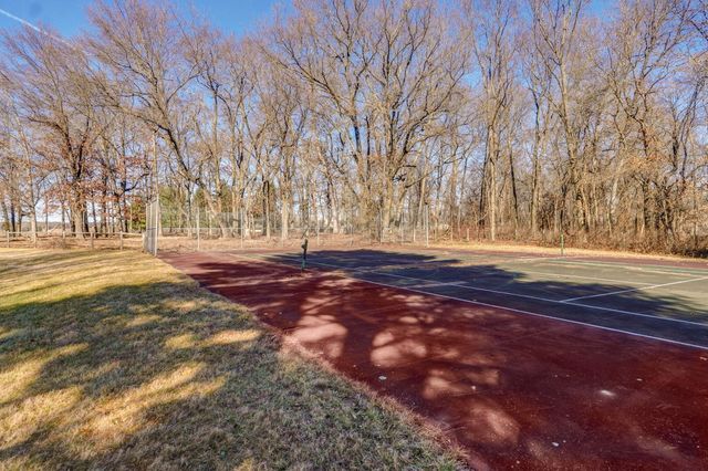 1950 S Farm Road 199, Springfield, MO 65809