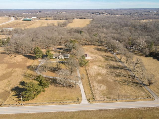 1950 S Farm Road 199, Springfield, MO 65809