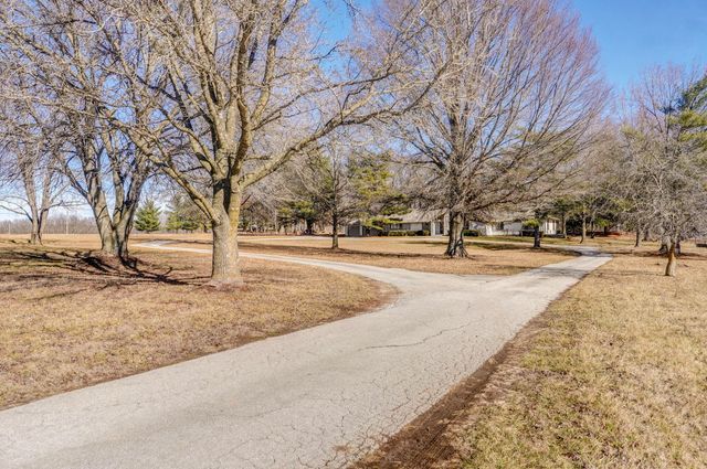 1950 S Farm Road 199, Springfield, MO 65809