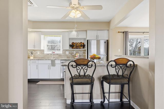 5 PATRICK LN, Yardley, PA 19067