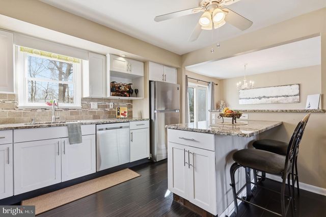 5 PATRICK LN, Yardley, PA 19067