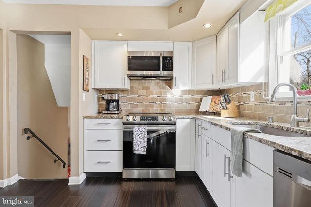 5 PATRICK LN, Yardley, PA 19067