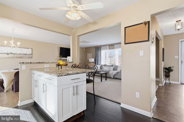 5 PATRICK LN, Yardley, PA 19067