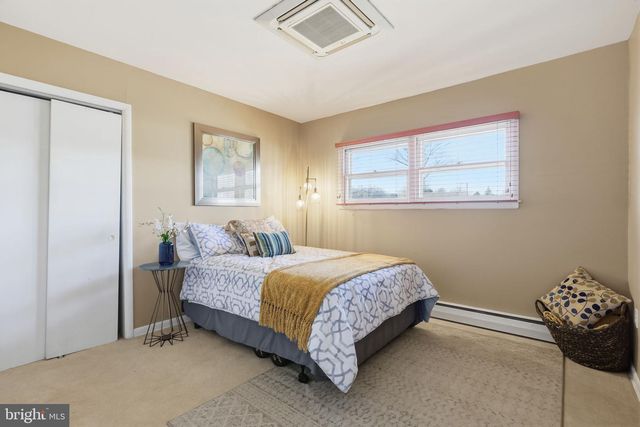 5 PATRICK LN, Yardley, PA 19067