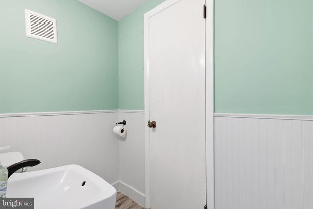 5 PATRICK LN, Yardley, PA 19067