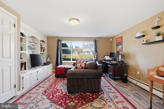 5 PATRICK LN, Yardley, PA 19067