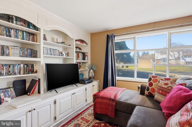 5 PATRICK LN, Yardley, PA 19067