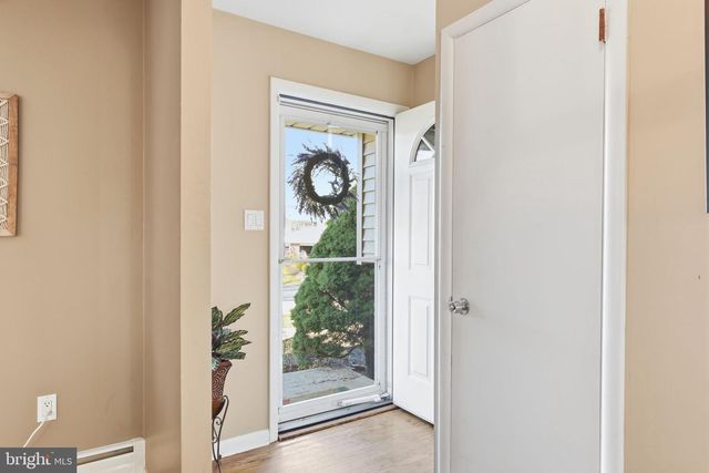 5 PATRICK LN, Yardley, PA 19067