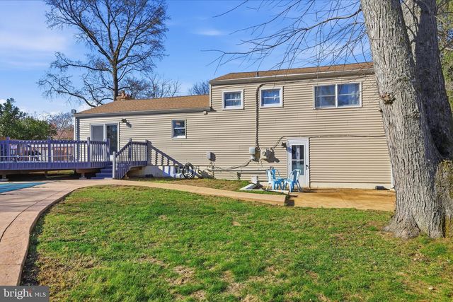 5 PATRICK LN, Yardley, PA 19067