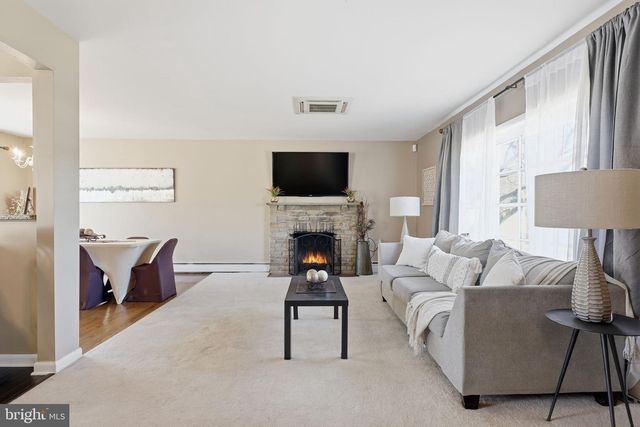 5 PATRICK LN, Yardley, PA 19067