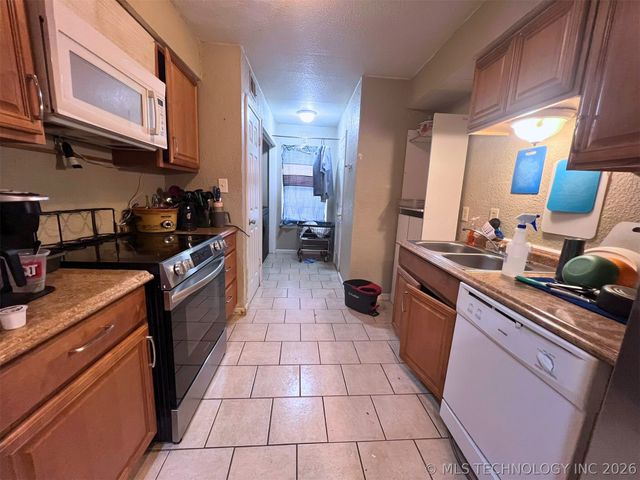 2211 E 66th Place S 807, Tulsa, OK 74119