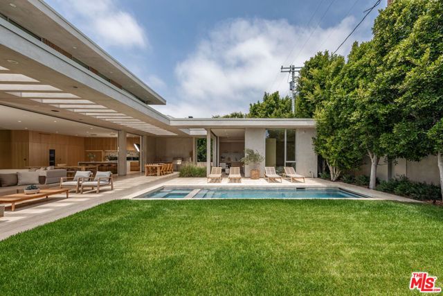 634 Moreno Avenue, Los Angeles, CA 90049