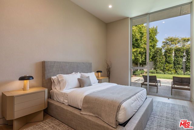 634 Moreno Avenue, Los Angeles, CA 90049