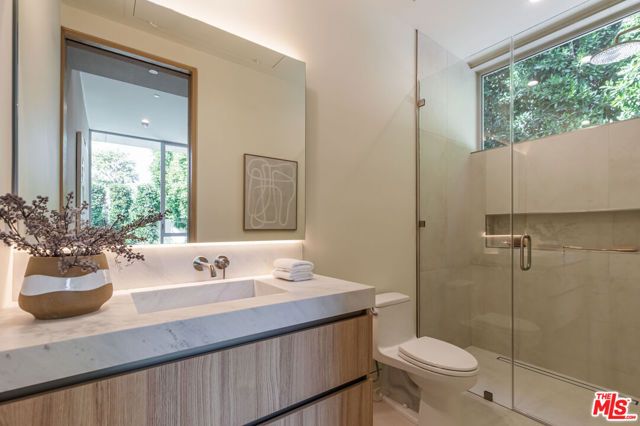634 Moreno Avenue, Los Angeles, CA 90049