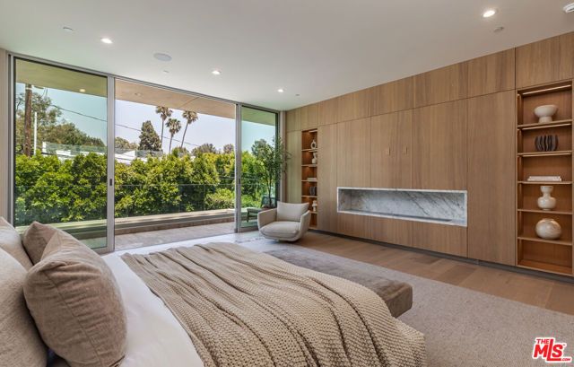 634 Moreno Avenue, Los Angeles, CA 90049