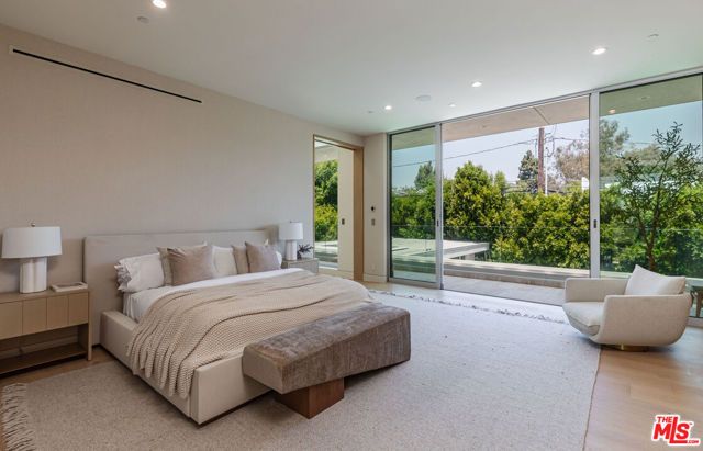 634 Moreno Avenue, Los Angeles, CA 90049