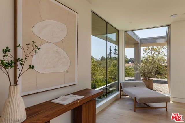 634 Moreno Avenue, Los Angeles, CA 90049