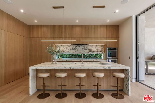 634 Moreno Avenue, Los Angeles, CA 90049