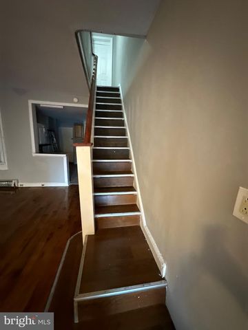 1528 W OAKDALE ST, Philadelphia, PA 19132
