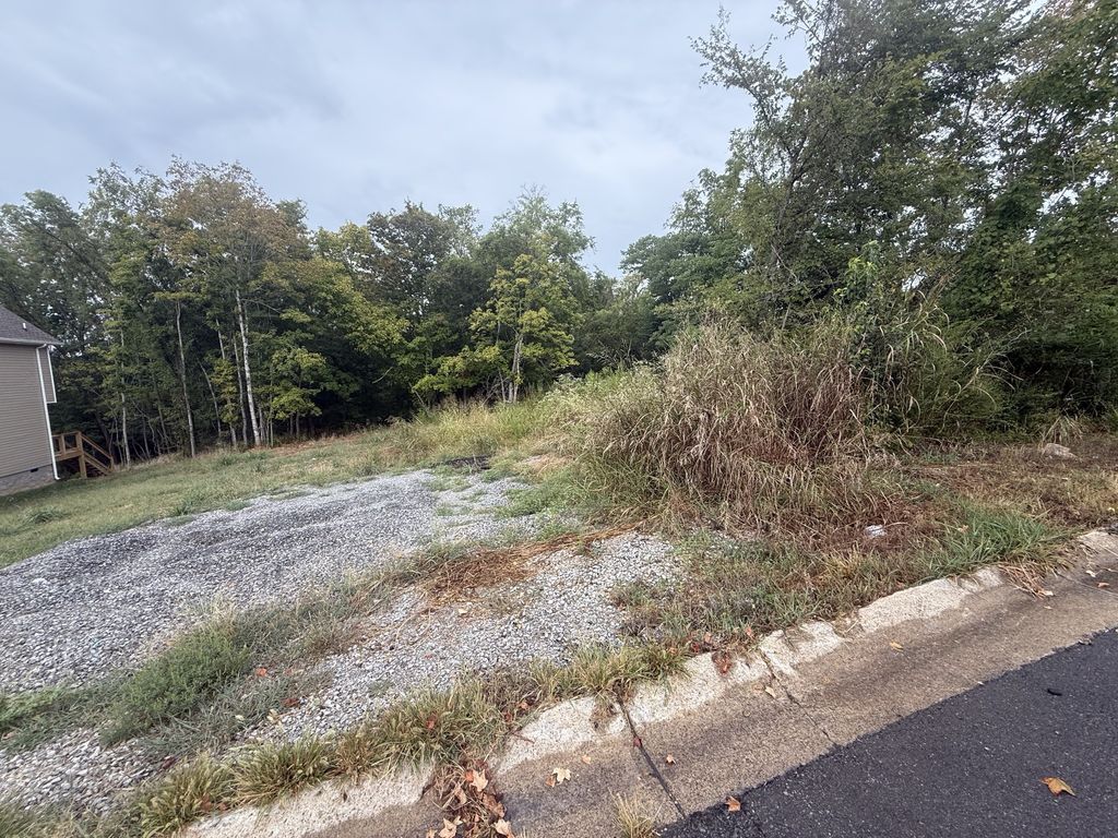 198 Oak St, Clarksville, TN 37042