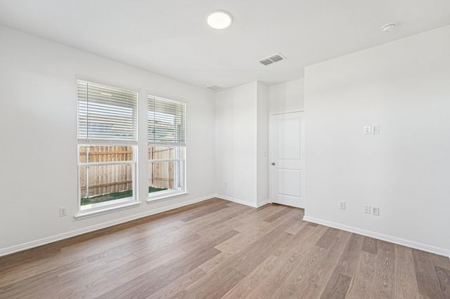 500 Young ST, Buda, TX 78610