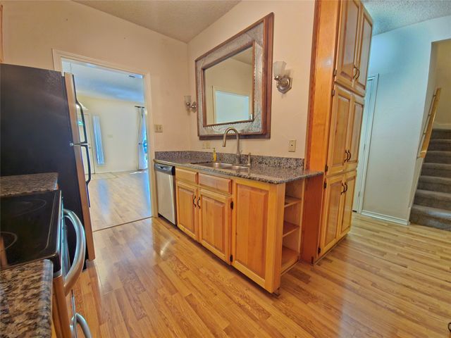 422 W Oak Street, Weatherford, TX 76086