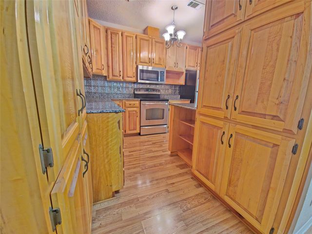 422 W Oak Street, Weatherford, TX 76086