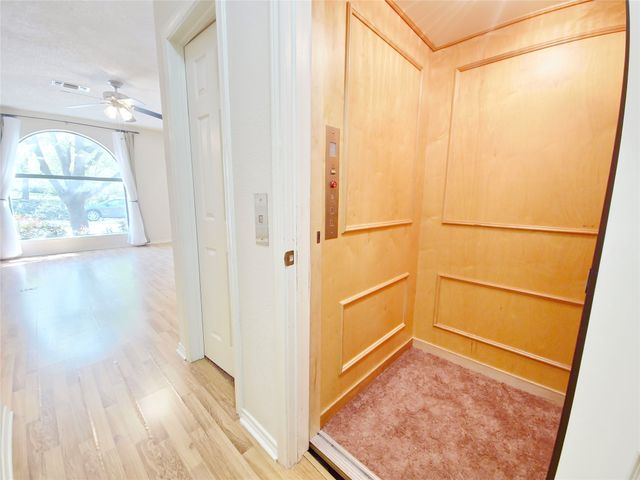 422 W Oak Street, Weatherford, TX 76086