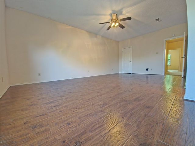 422 W Oak Street, Weatherford, TX 76086