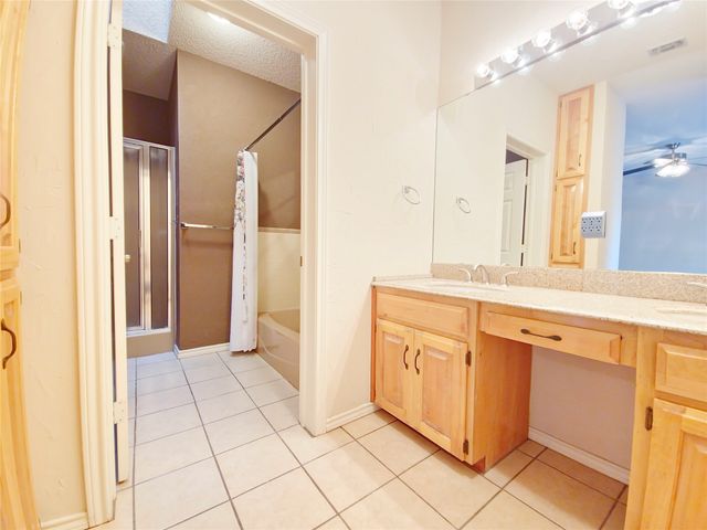 422 W Oak Street, Weatherford, TX 76086