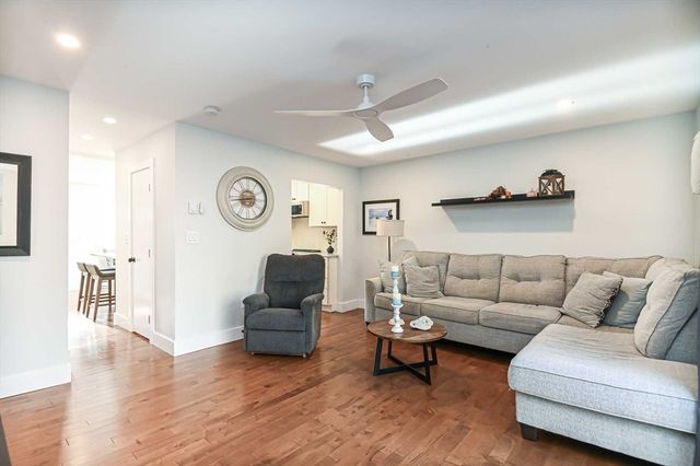 1 Acadia Kimball Rd 1, Amesbury, MA 01913