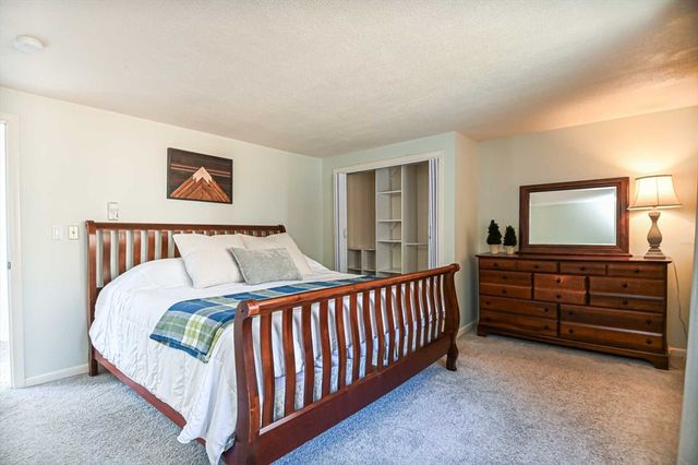 1 Acadia Kimball Rd 1, Amesbury, MA 01913