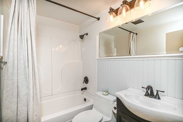 1 Acadia Kimball Rd 1, Amesbury, MA 01913