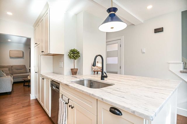 1 Acadia Kimball Rd 1, Amesbury, MA 01913