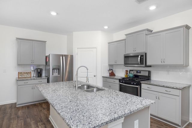 5132 SHELLBACK DR, Millington, TN 38053