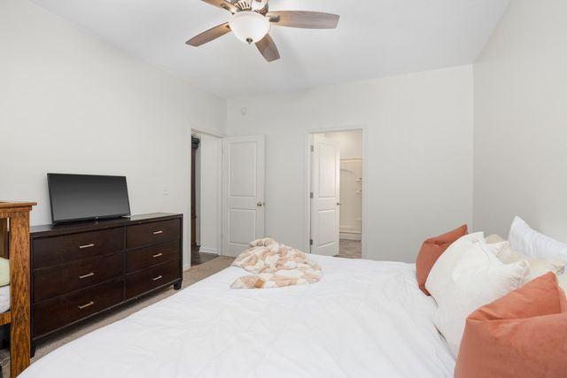 5132 SHELLBACK DR, Millington, TN 38053