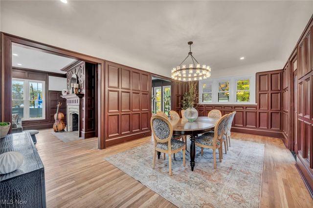 1555 W Market Street, Akron, OH 44313