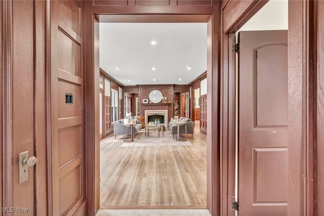 1555 W Market Street, Akron, OH 44313