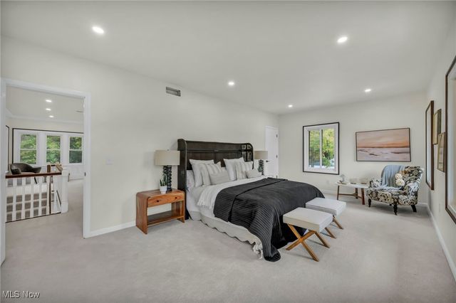 1555 W Market Street, Akron, OH 44313