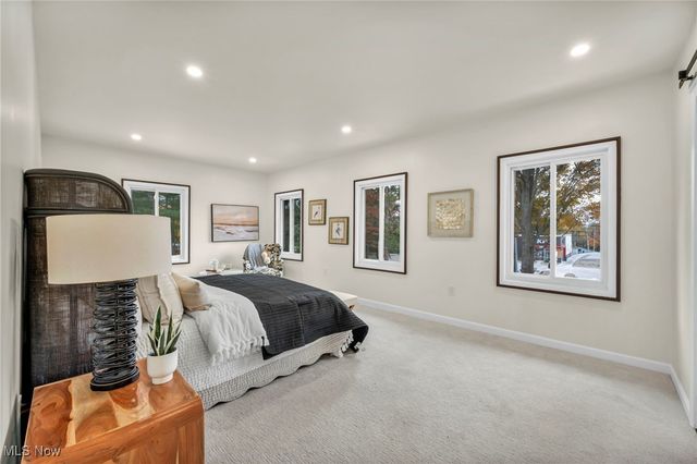 1555 W Market Street, Akron, OH 44313