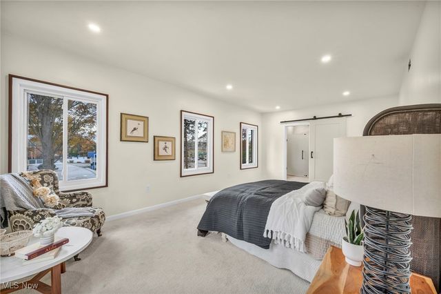 1555 W Market Street, Akron, OH 44313