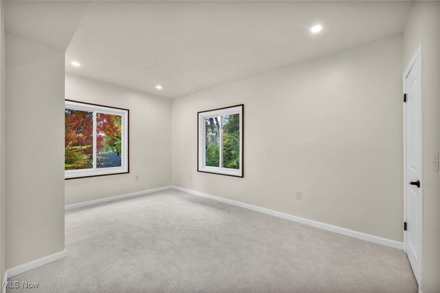 1555 W Market Street, Akron, OH 44313