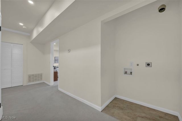 1555 W Market Street, Akron, OH 44313