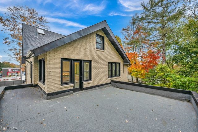 1555 W Market Street, Akron, OH 44313