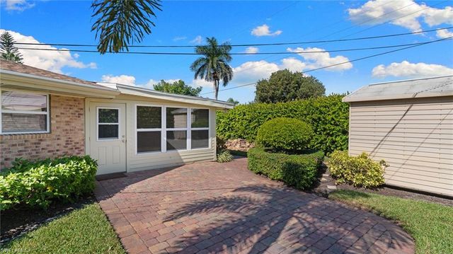 9817 Pennsylvania AVE, Bonita Springs, FL 34135