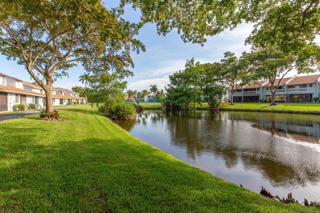 1599 Woodbridge Lakes Circle, West Palm Beach, FL 33406